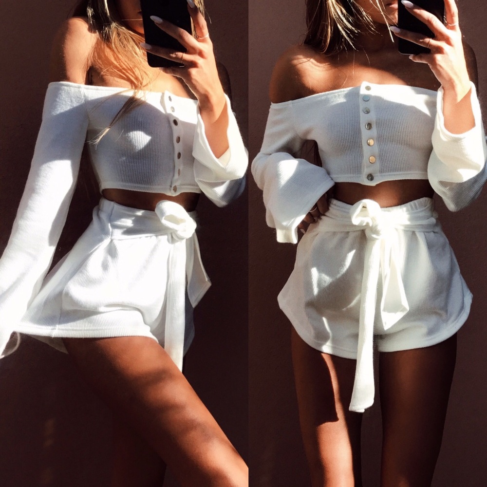Sabo Skirt Knit Ribbed Set. TOP IS M BOTTOMS ARE L